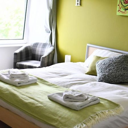 Eaton House Hotel Пембрук Екстериор снимка
