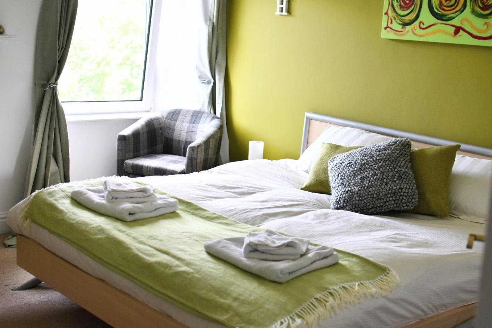 Eaton House Hotel Пембрук Екстериор снимка