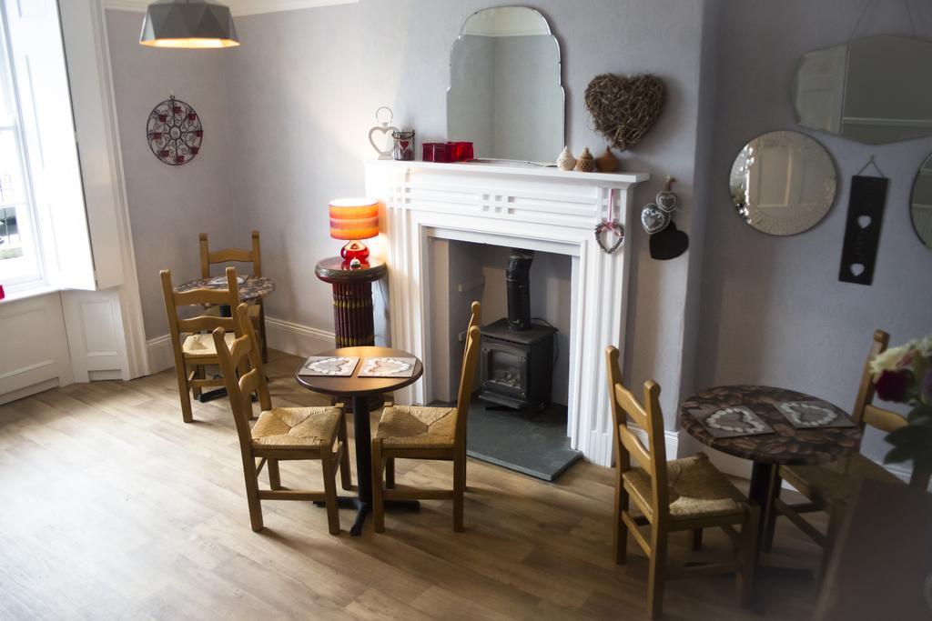 Eaton House Hotel Пембрук Екстериор снимка