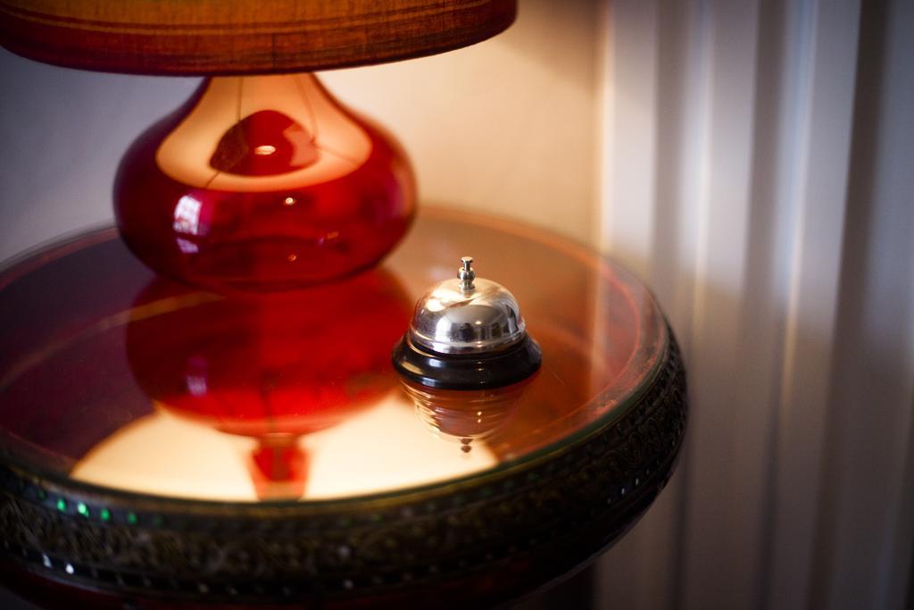 Eaton House Hotel Пембрук Екстериор снимка