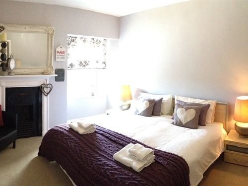 Eaton House Hotel Пембрук Екстериор снимка
